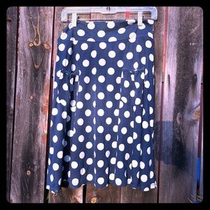 💙PRICE DROP💙 Navy Blue w/ Beige Polka Dot Skirt